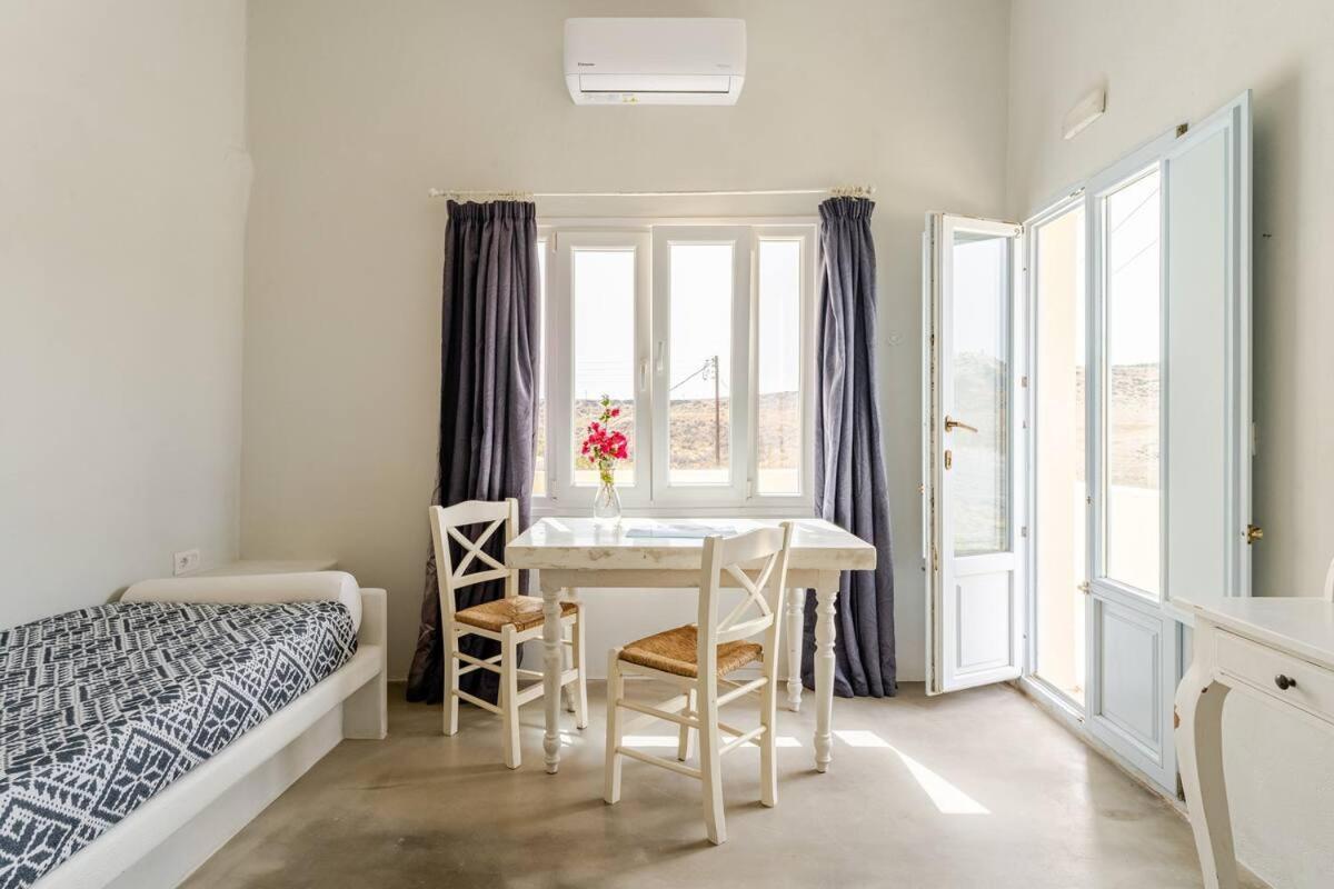 Drakkar Houses Fira  Exterior foto